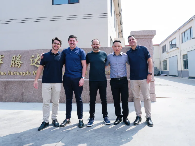 Un cliente brasiliano visita la nostra fabbrica per discutere degli aggiornamenti del compressore e della cooperazione a lungo termine